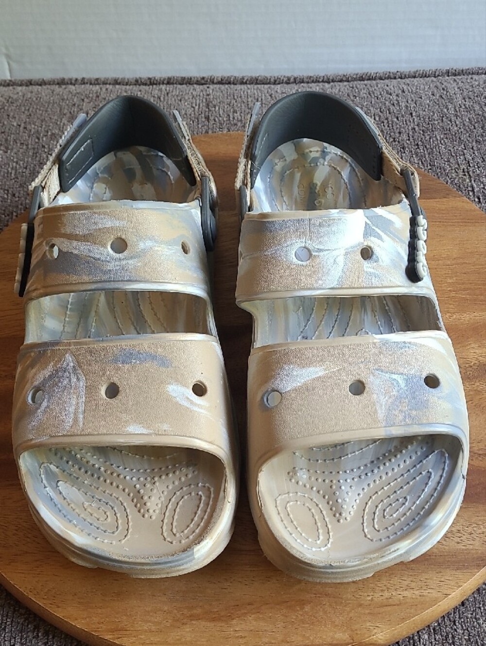 CROCS Tan Camo Strap Sandals Mens 10, Womens 12 Unisex
